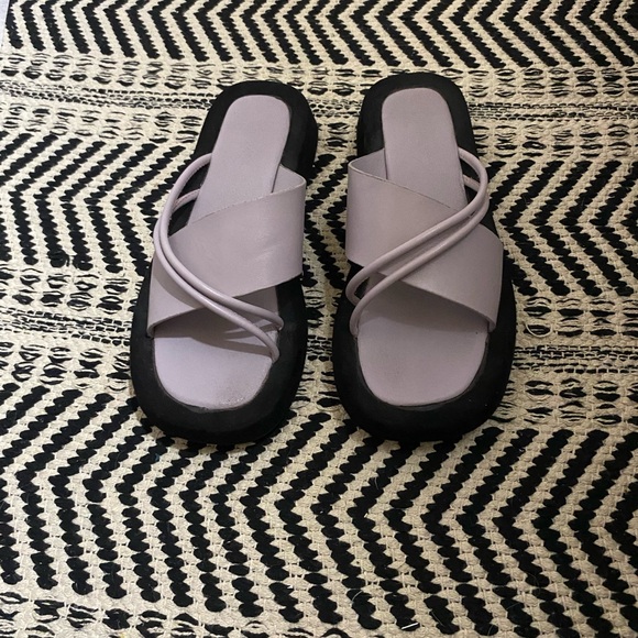 Lavender Open Toe Sandals - Picture 1 of 5